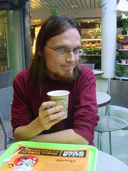 Tiedosto:Ugus Arnoldsilla.jpg