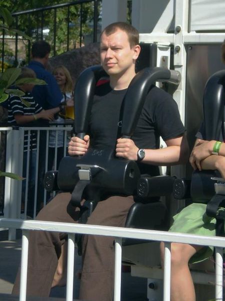 Tiedosto:Jani Linnanmäen Raketin istuimella.jpg